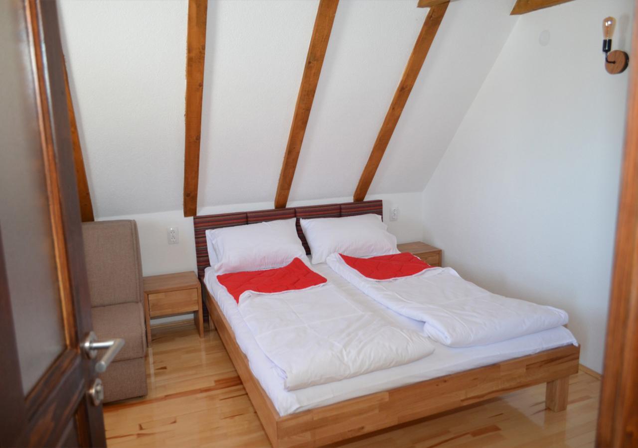 Bed and Breakfast Konoba Ognjiste Sokolac  Esterno foto