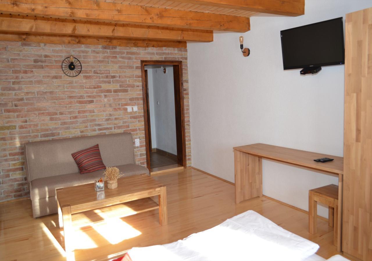 Bed and Breakfast Konoba Ognjiste Sokolac  Esterno foto