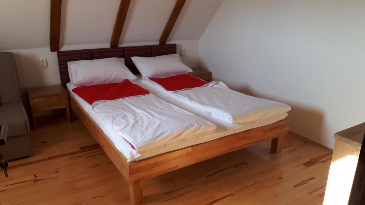 Bed and Breakfast Konoba Ognjiste Sokolac  Esterno foto