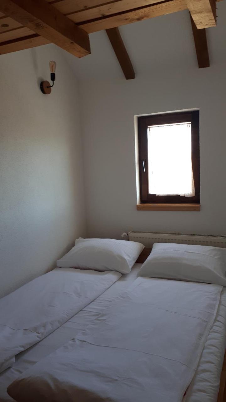 Bed and Breakfast Konoba Ognjiste Sokolac  Esterno foto
