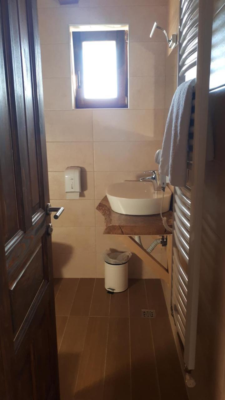 Bed and Breakfast Konoba Ognjiste Sokolac  Esterno foto