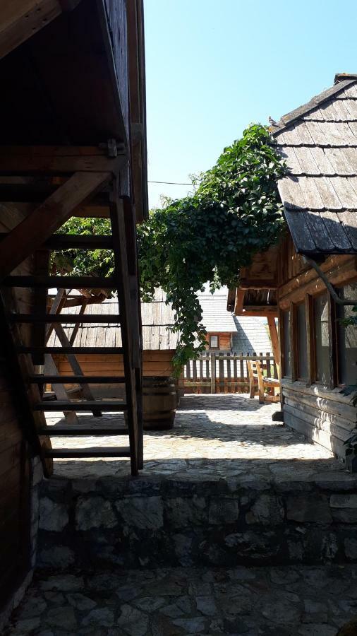 Bed and Breakfast Konoba Ognjiste Sokolac  Esterno foto