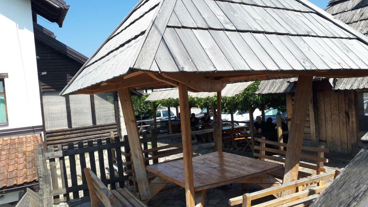 Bed and Breakfast Konoba Ognjiste Sokolac  Esterno foto