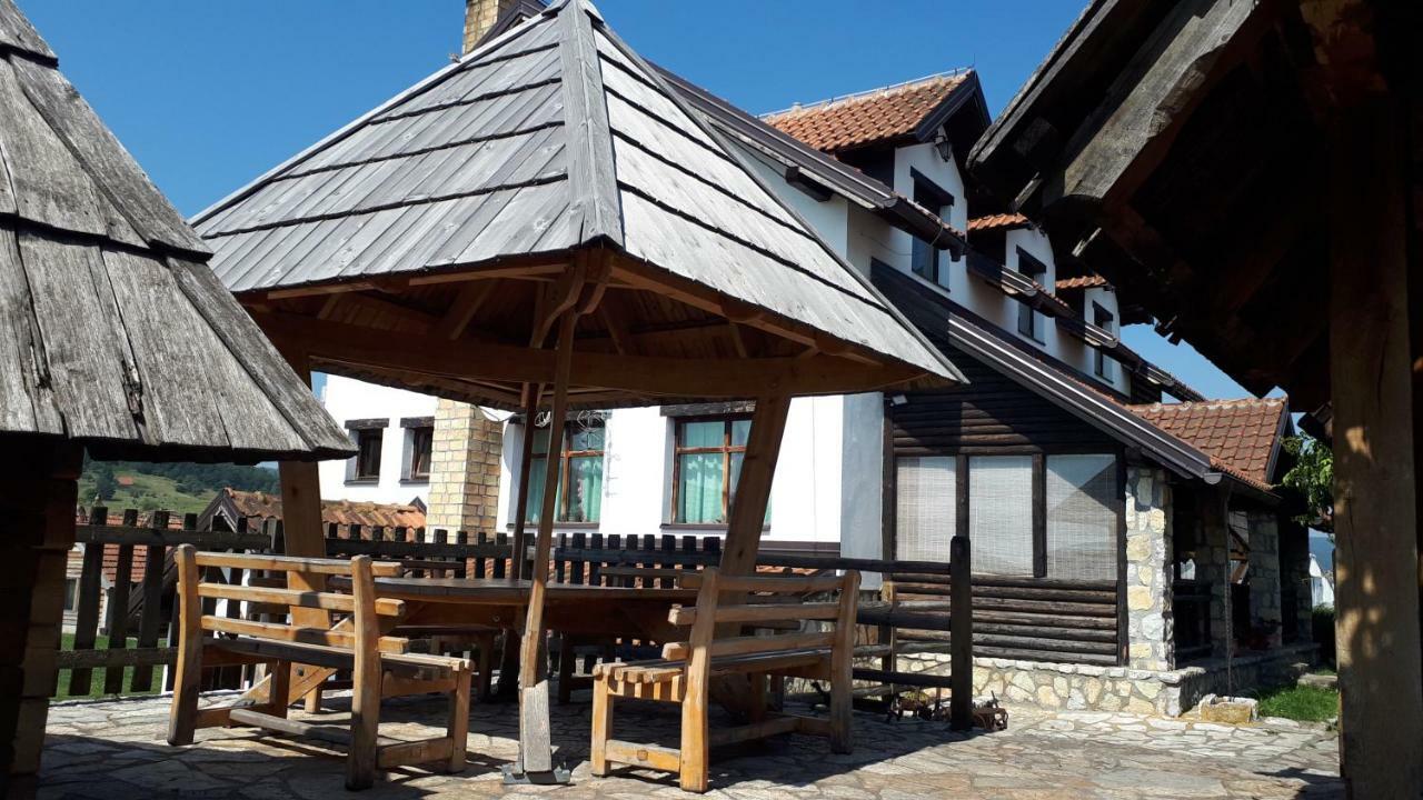 Bed and Breakfast Konoba Ognjiste Sokolac  Esterno foto