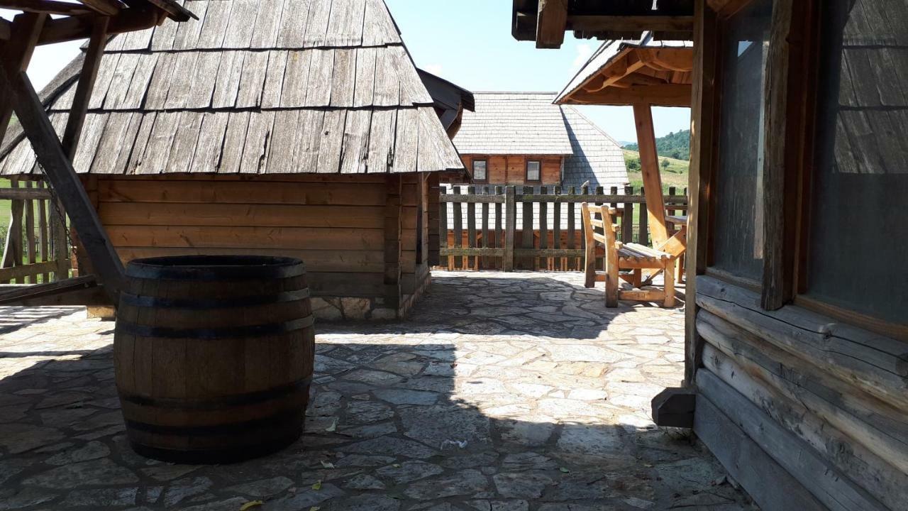 Bed and Breakfast Konoba Ognjiste Sokolac  Esterno foto